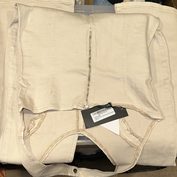 Fitted Halter Neck Denim Jumpsuit - Picture 5 of 7